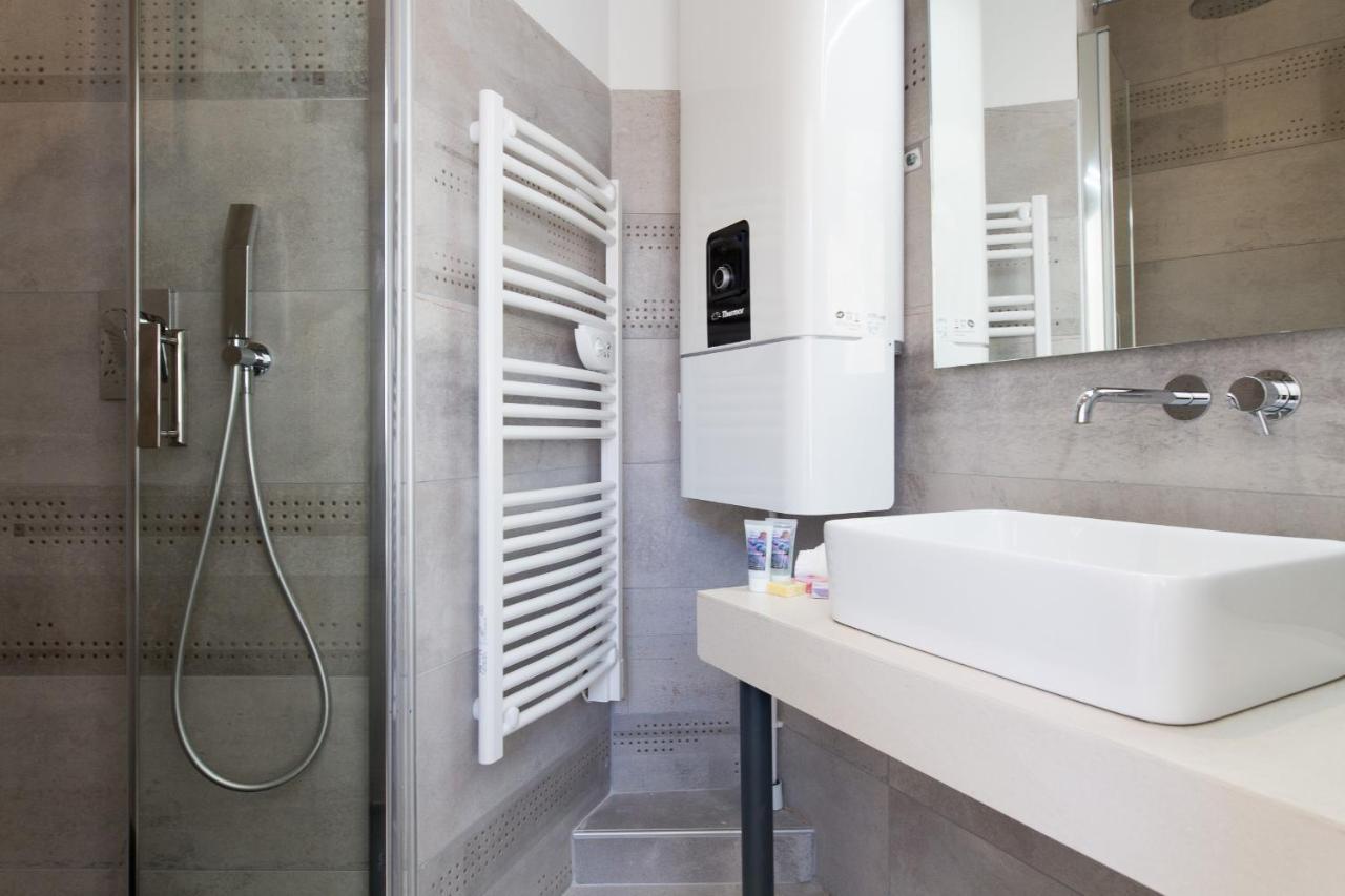 Anzur Yourhosthelper Cannes Extérieur photo