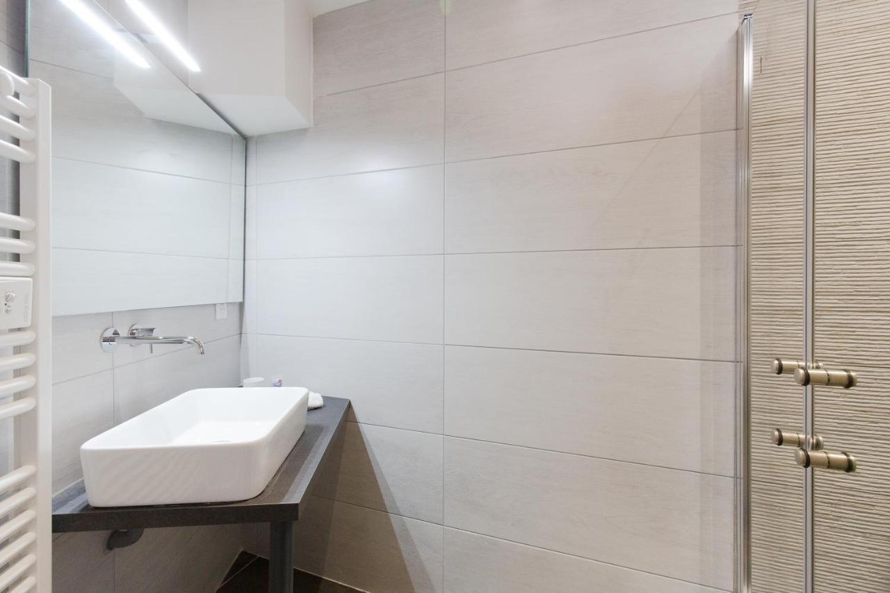 Anzur Yourhosthelper Cannes Extérieur photo